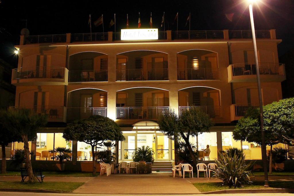 Hotel Toscana Marotta Exterior foto